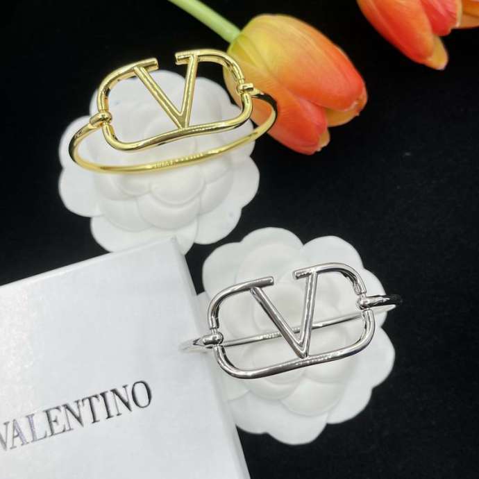Picture of Valentino Bracelet _SKUValentinobracelet07cly2515909